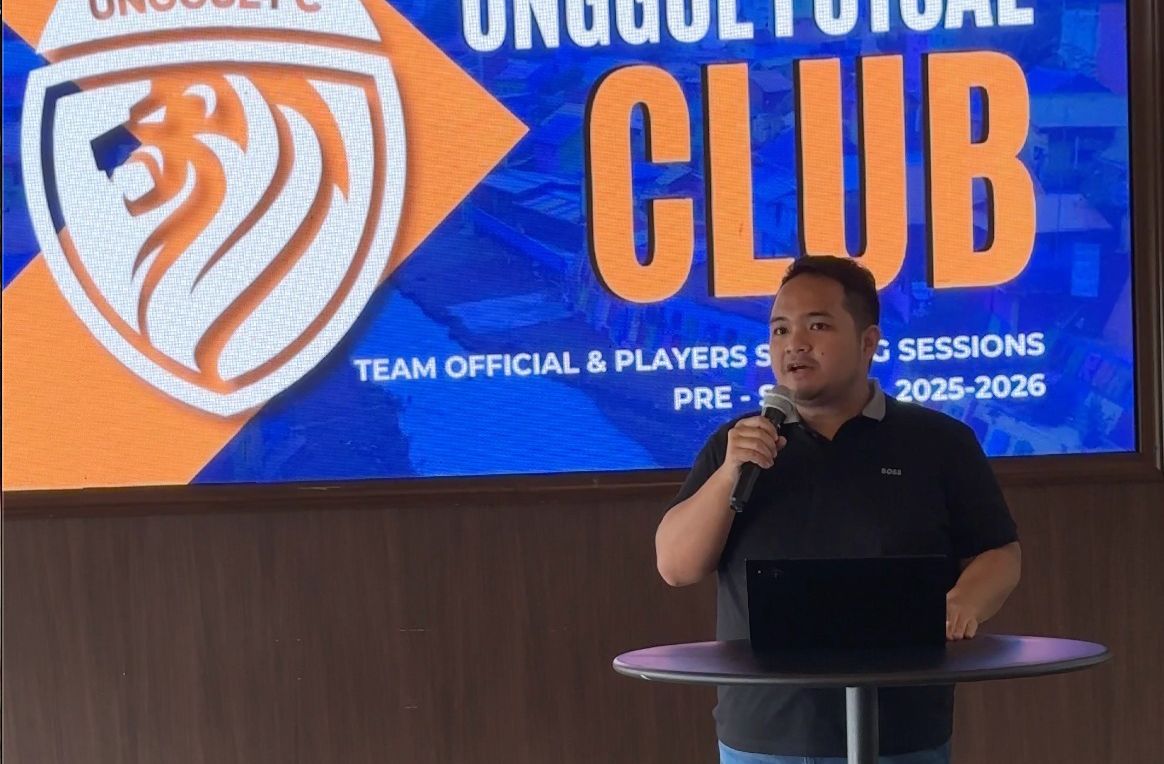 Owner Unggul FC Malang, Nicola Reza, pada pertemuan dengan para pemain dan pelatih dalam menyongsong Pro Futsal League 2025-2026, di Malang, 24 Agustus 2025. (Media Unggul FC Malang)