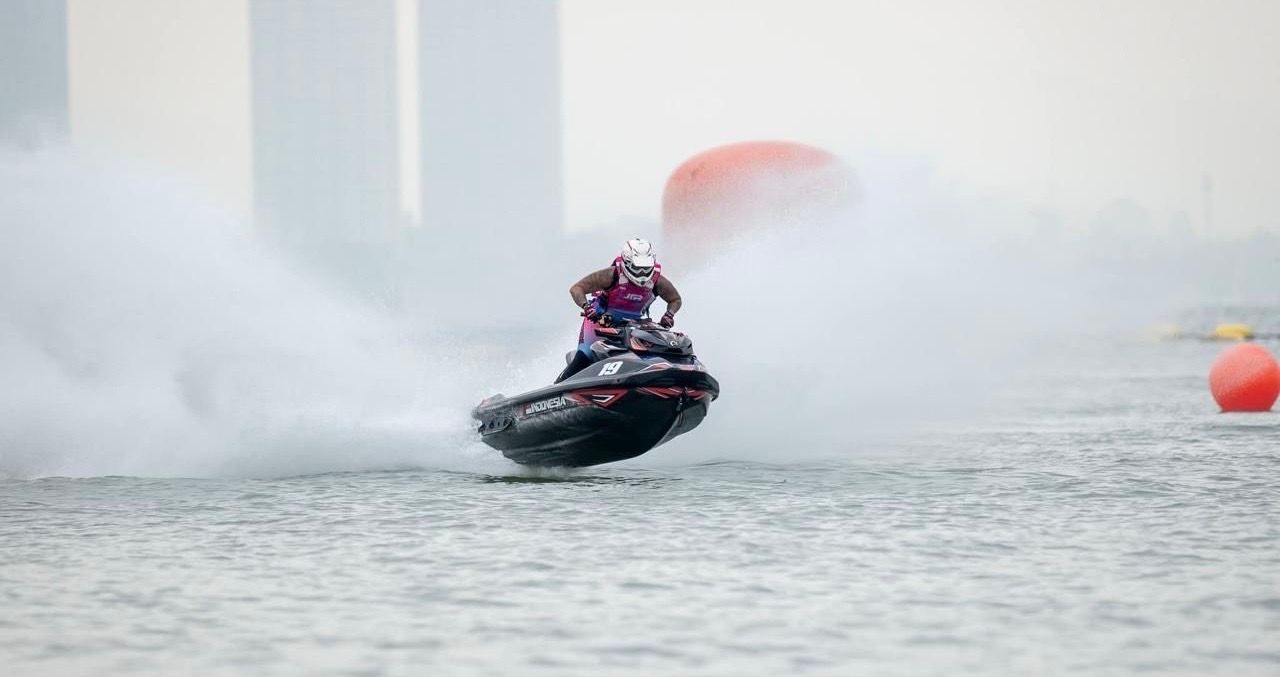 Atlet Indonesia memakai jetski sewaan dalam SEA Games 2025 di Thailand pada Desember 2025. (Dok. IJBA)