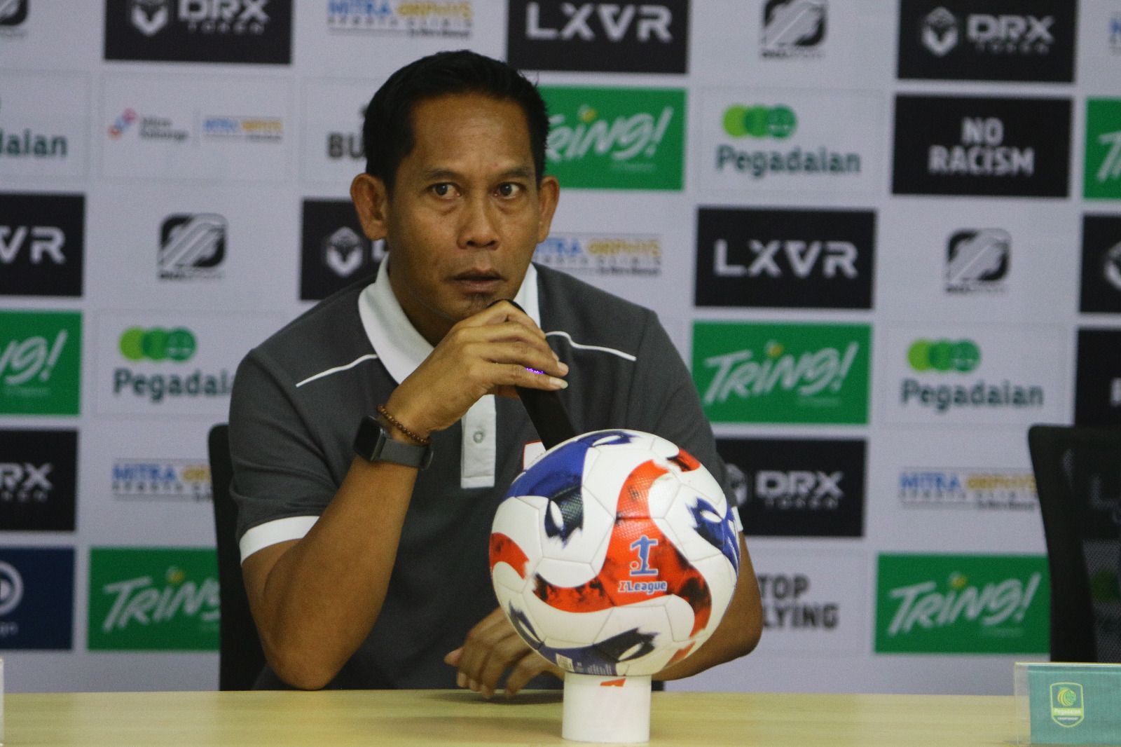 Pelatih Garudayaksa FC, Khamid Mulyono atau Doel Khamid, pada jumpa pers usai laga lawan Sumsel United di Stadion Pakansari, Bogor, pada 7 November 2025. (Media Garudayaksa FC)