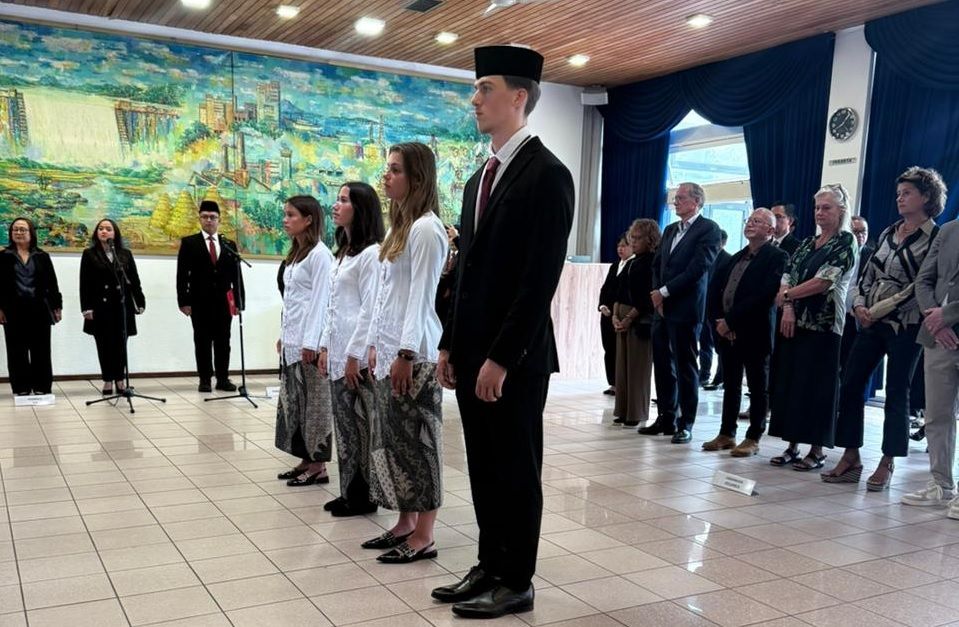 mauro zijlstra dan trio pemain putri ambil sumpah wni